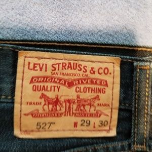 Levis Bootcut 527's